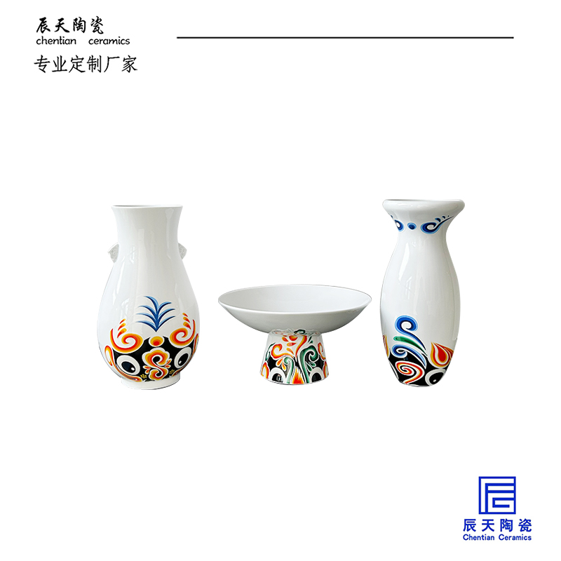 <b>浦發(fā)銀行定制 創(chuàng)意魚(yú)紋陶瓷花瓶三件套</b>